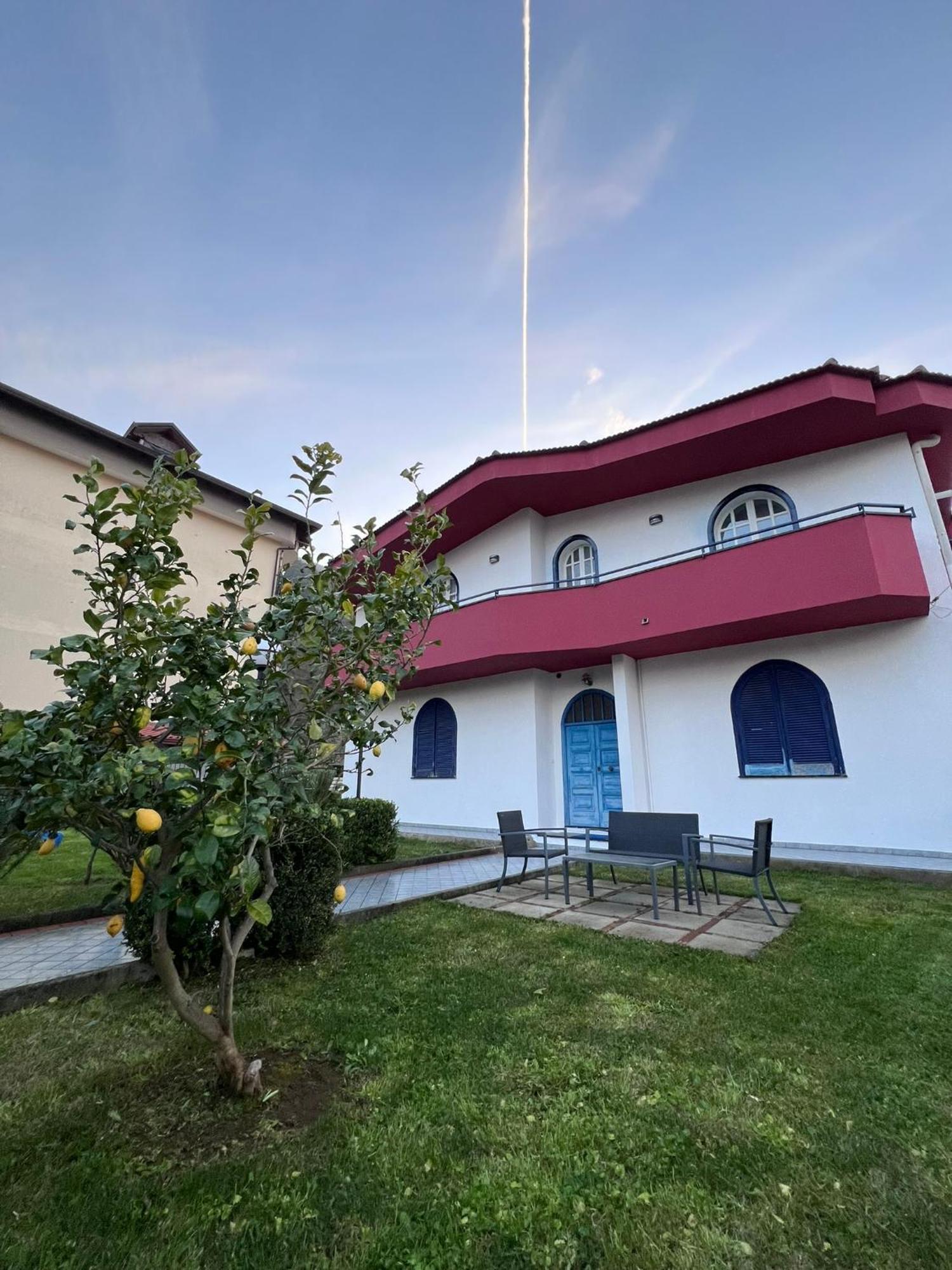 Villa Somma Apartments Pimonte Bagian luar foto