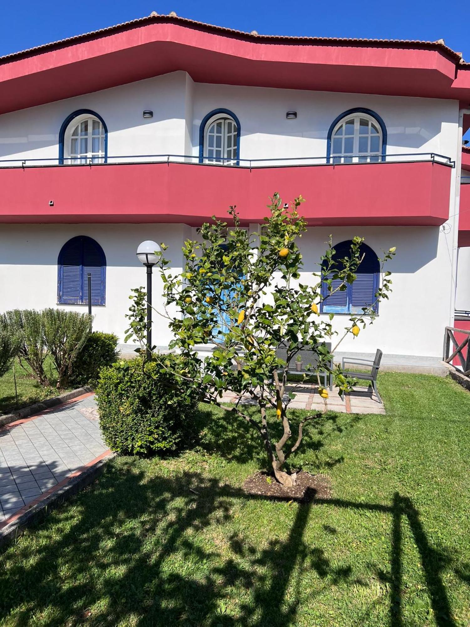 Villa Somma Apartments Pimonte Bagian luar foto