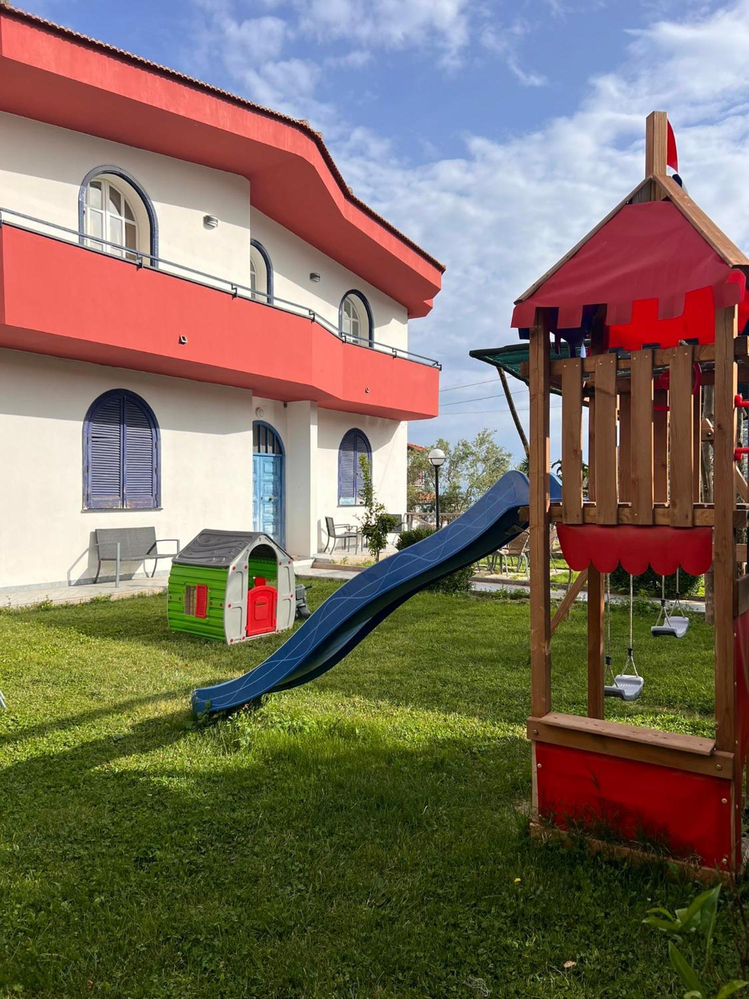 Villa Somma Apartments Pimonte Bagian luar foto